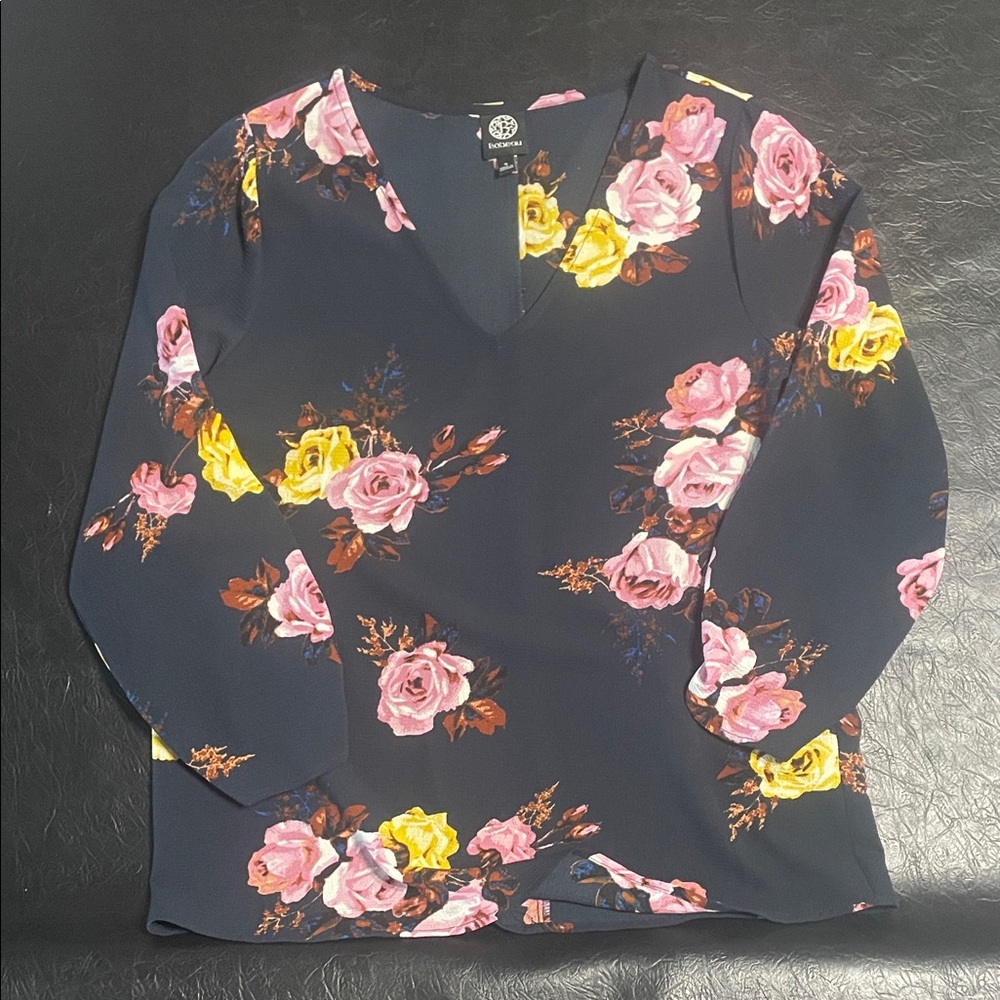 Bobeau Navy Floral V-Neck Blouse